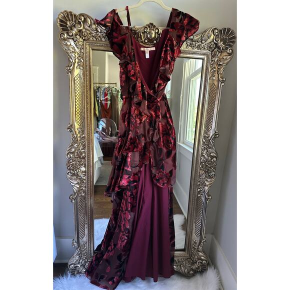 Hutch x RTR Red Velvet Floral Burnout Ruffle Gown Size Medium * - Picture 5 of 9